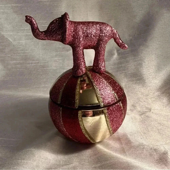 Anthropologie Circus Lavender Balsam Fresh Floral Glass Elephant Candle Animals - Picture 3 of 5